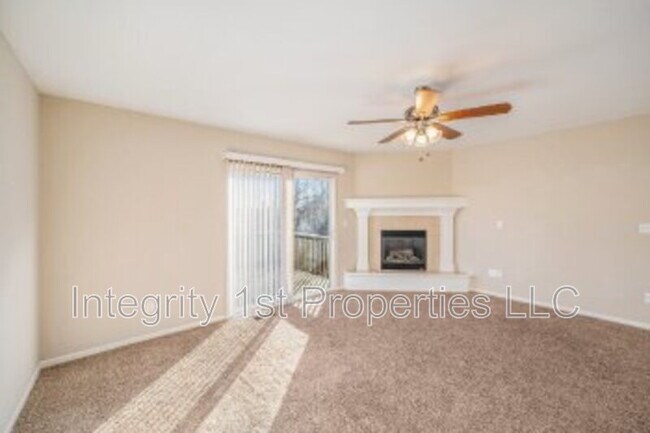 Building Photo - 8887 N Helena Dr