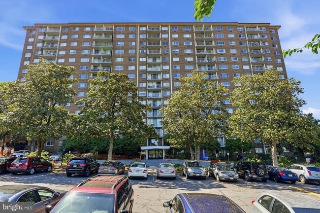 Building Photo - 2059 Huntington Ave