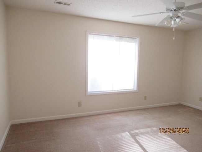 Building Photo - 251 Rast St