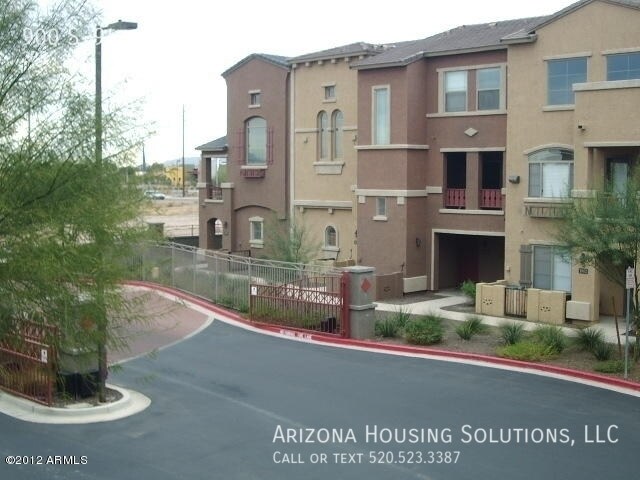 Building Photo - Luxury Furnished Townhouse in Chandler at ...