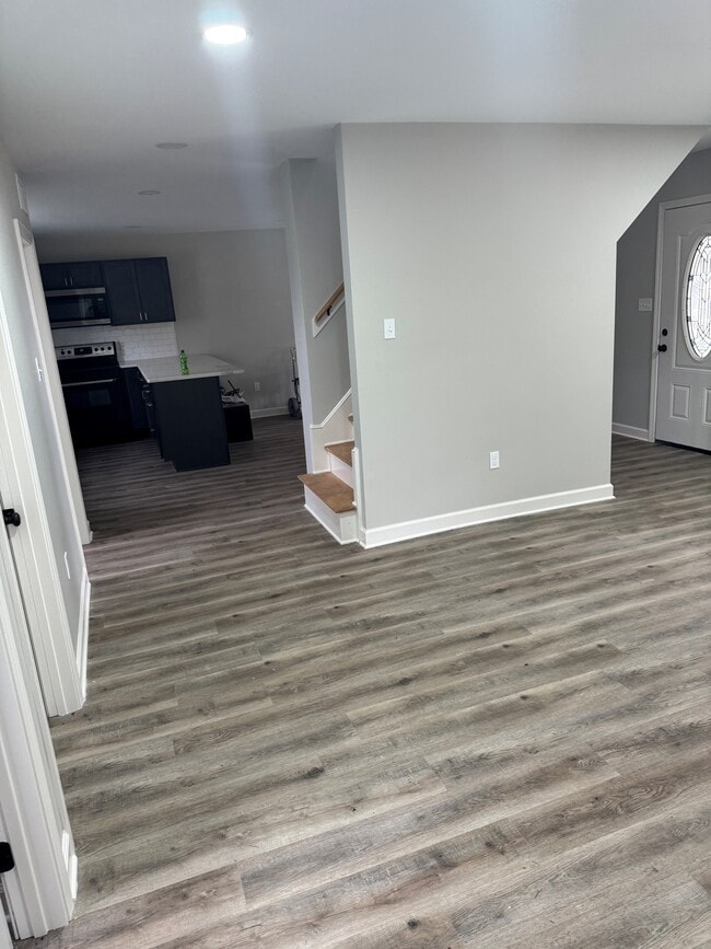 Building Photo - 205 Lakeview Rd