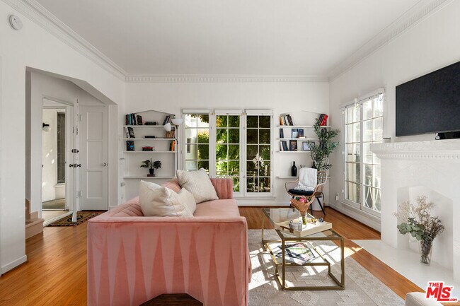 Building Photo - 6065 Scenic Ave