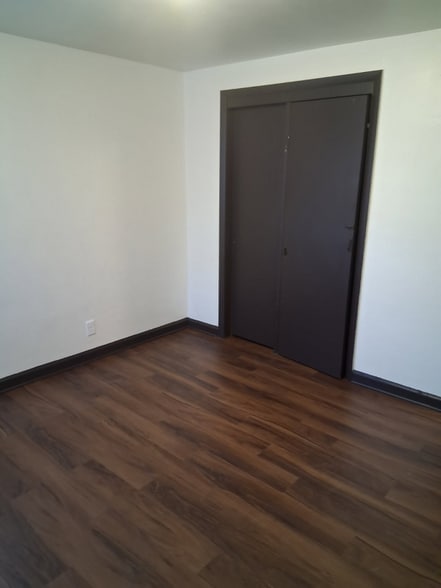 Building Photo - 4900 N 40th St