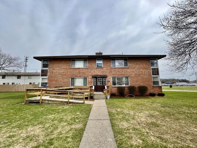 Building Photo - 1220 Ottillia St SE