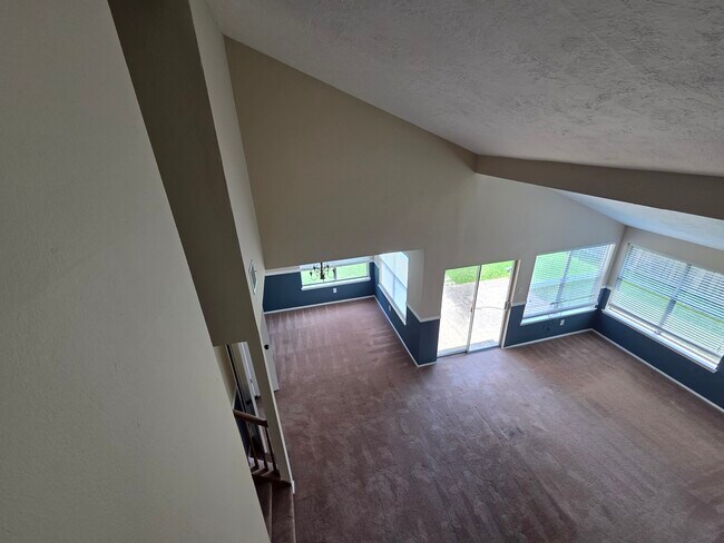 Building Photo - 8530 Lake Crystal Dr