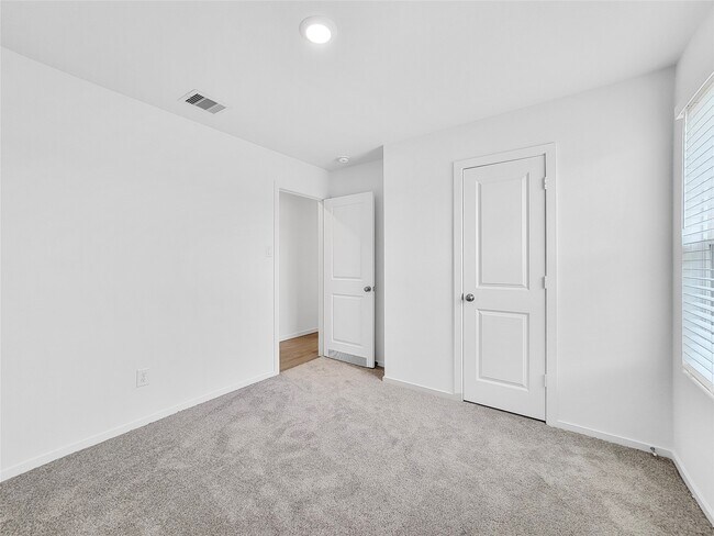Building Photo - 1703 Green Warbler Ln