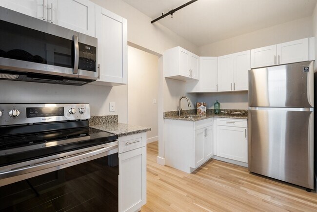 Building Photo - 40 Butler Rd