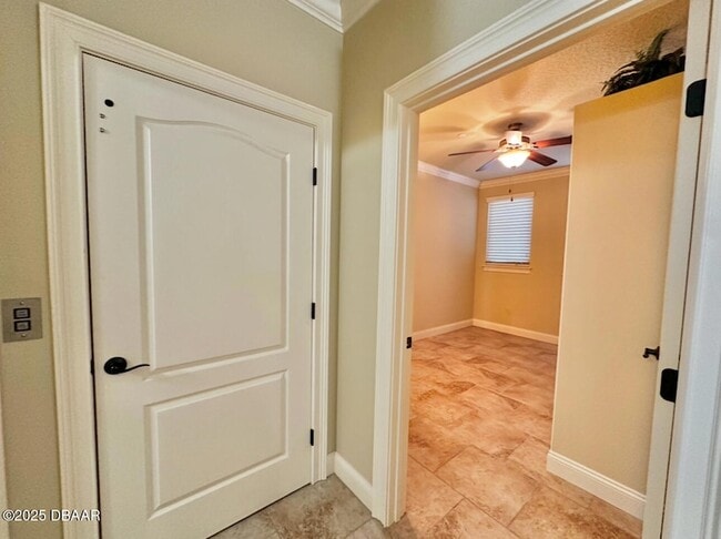 Building Photo - 5090 Riverside Dr