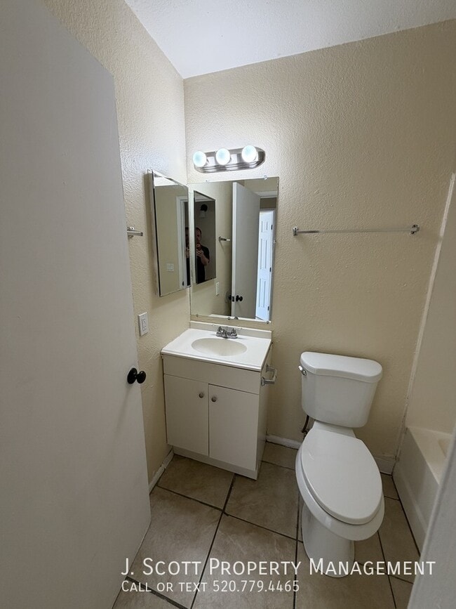 Building Photo - 1757 E Harvard St