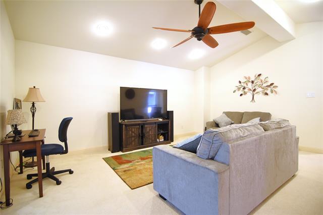 Building Photo - 6419 San Saba