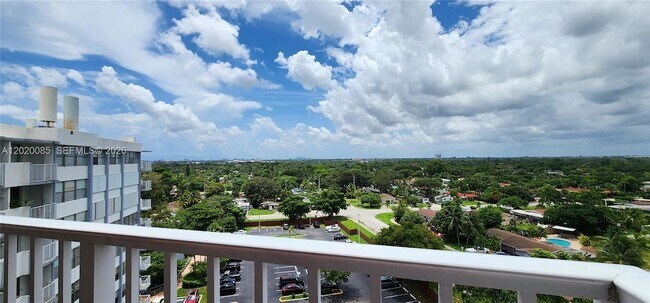 Building Photo - 1200 NE Miami Gardens Dr
