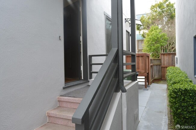 Building Photo - 87 Lakemont Dr