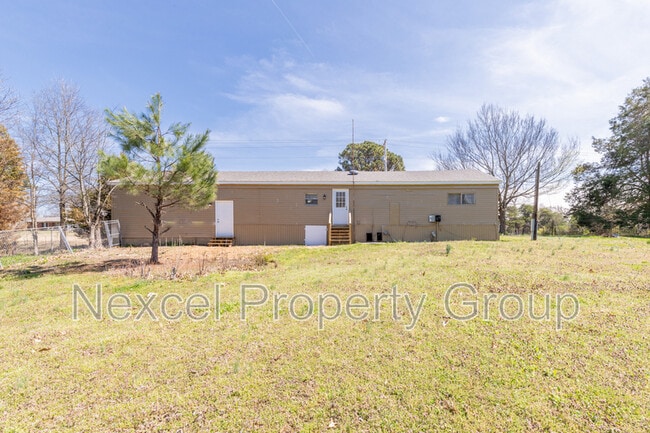 Building Photo - 7449 Malone Rd