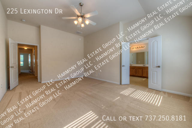 Building Photo - 225 Lexington Dr
