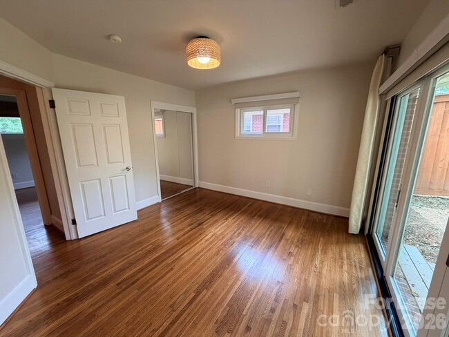 Building Photo - 3111 Airlie St