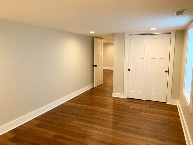 Building Photo - 731 W 43rd St