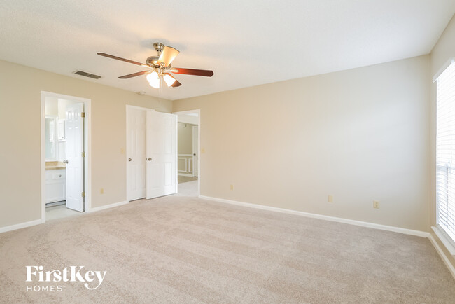 Building Photo - 8029 Swamp Flower Dr