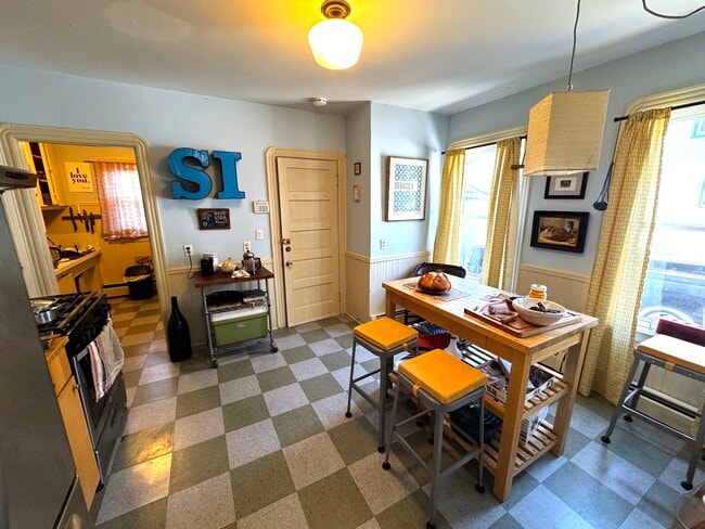 Eat in kitchen - 178 Oak Hill Ave