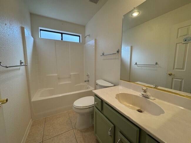 Building Photo - 3BR with SOLAR-NO Electric Bills! RV Gate & Parking, Bullhead Parkway