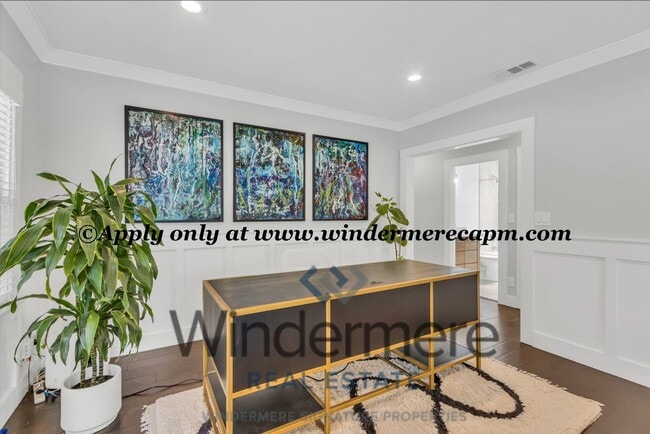 Building Photo - Timeless Modern Luxury 3 bedroom in one of...