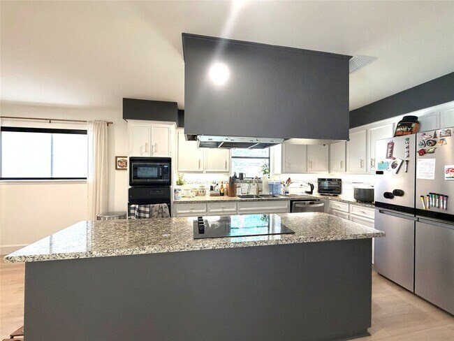Building Photo - 13914 Swiss Hill Dr