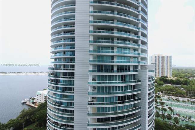 Building Photo - 2101 Brickell Ave