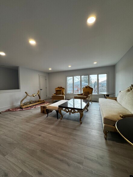 Building Photo - 2357 Linwood Ave