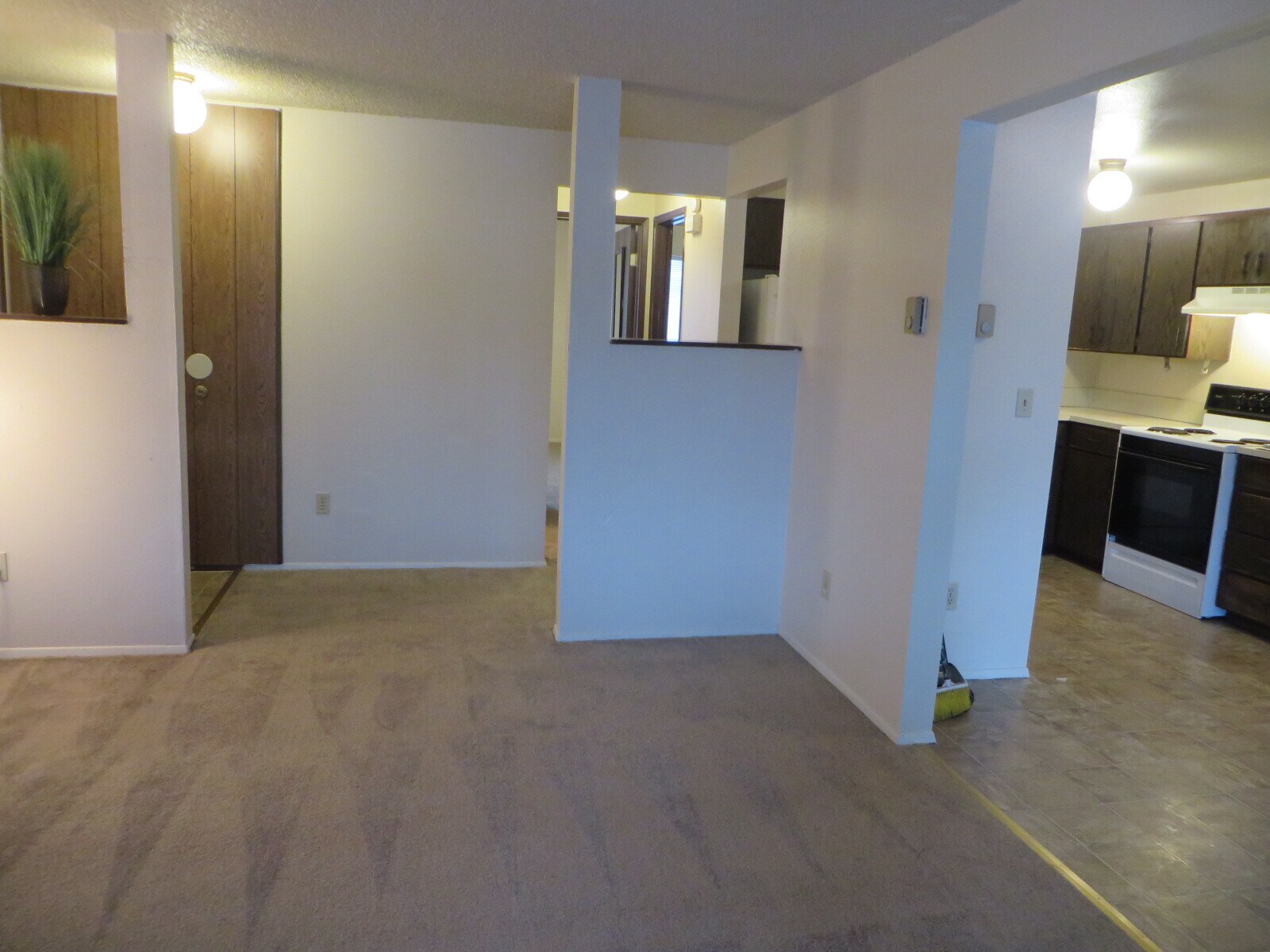 Building Photo - 11020 122nd St E