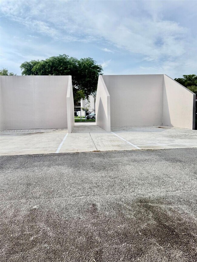 Building Photo - 8420 SW 133rd Avenue Rd