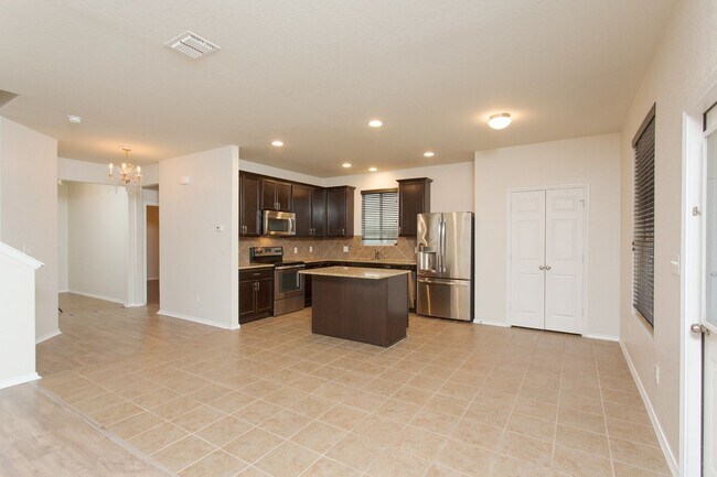 Building Photo - Rental Property in Converse available for ASAP move in!