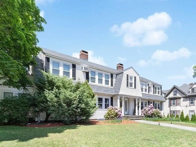 Building Photo - 1145 Boylston St