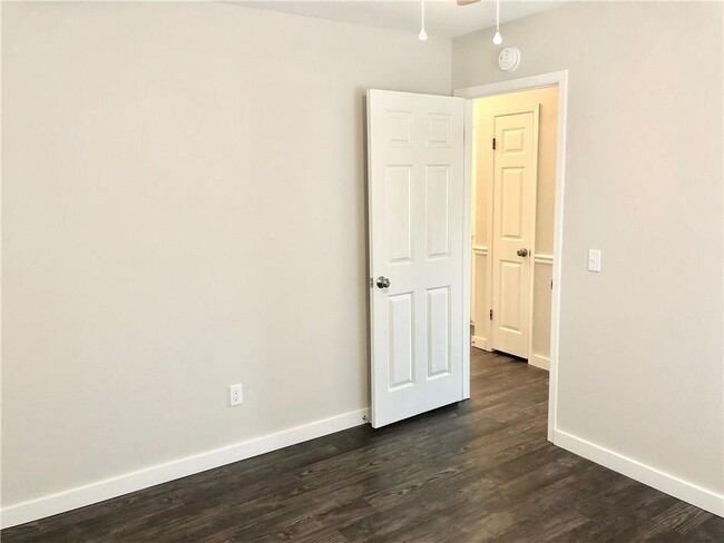 Building Photo - 8008 Nairn Dr