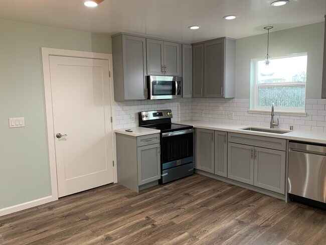 Building Photo - 7125 Bari Ct