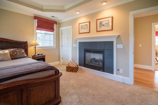 Building Photo - Charming Wyatt Farms Home with Stunning Vi...