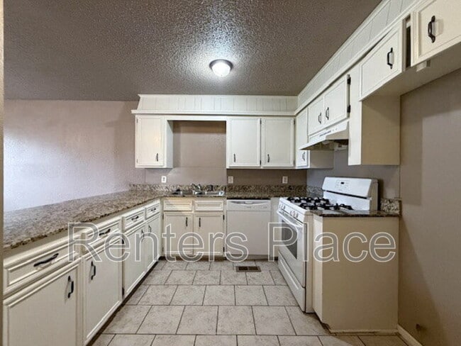 Building Photo - 6512 S 81st E Pl