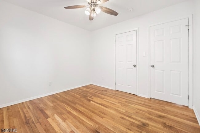 Building Photo - 19 Cooper Dr