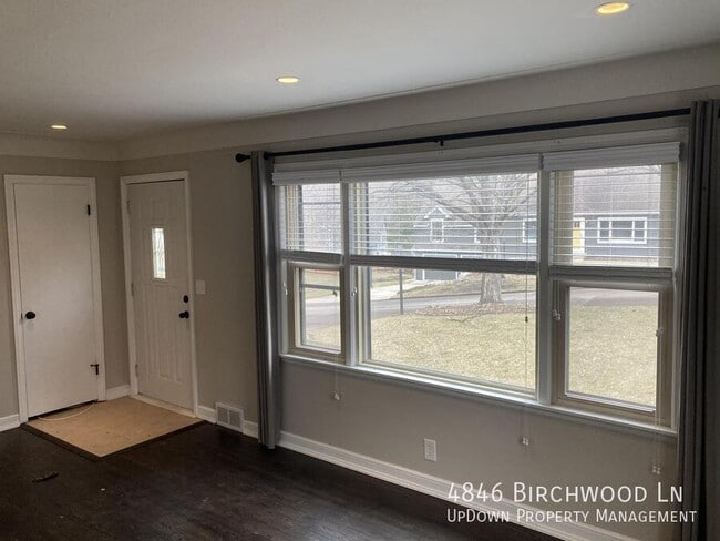 Building Photo - 4846 Birchwood Ln
