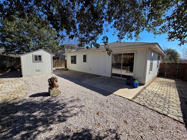 Building Photo - 225 Spring Branch Loop