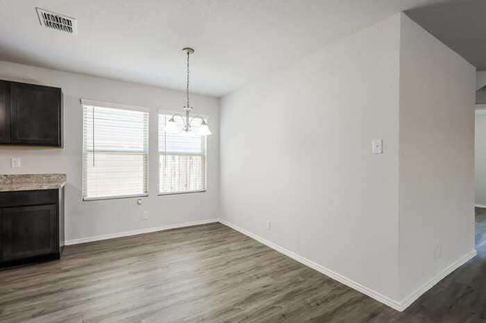 Building Photo - 10356 Green Branch