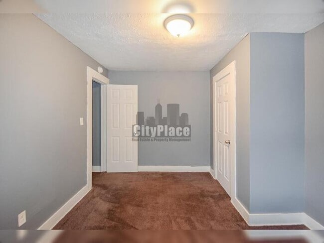 Building Photo - 2516 Columbia Ave