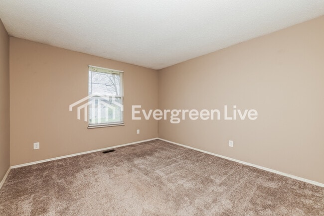 Building Photo - 4724 Stonehedge St