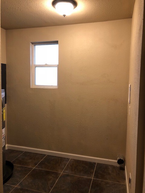 Building Photo - Lovely 3 Bed 1 Bath Home