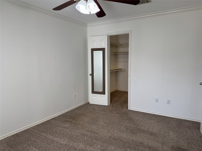 Building Photo - 1908 Bailey St