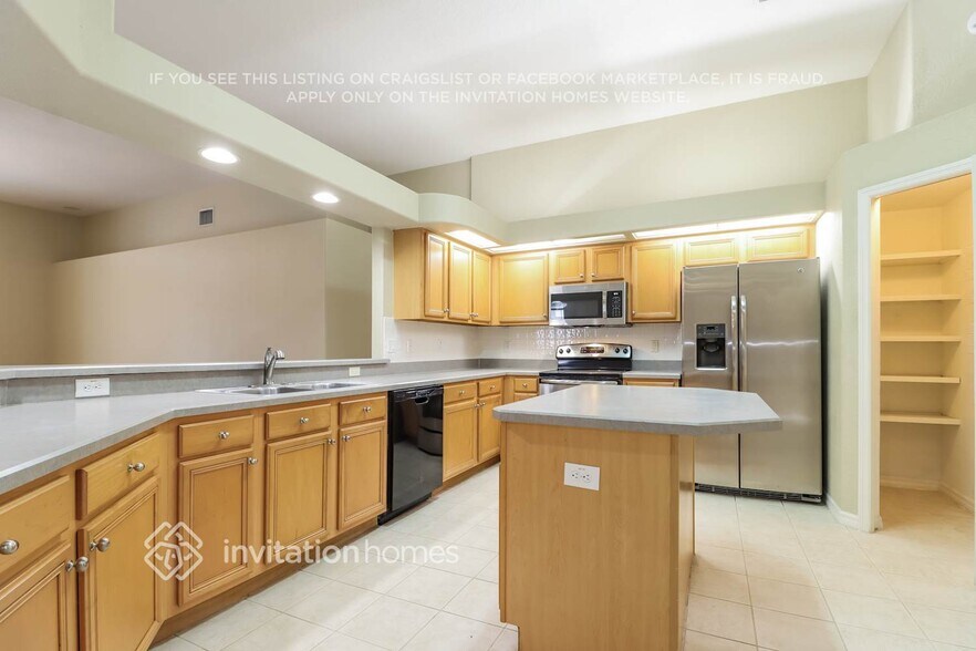 Building Photo - 19519 French Lace Dr