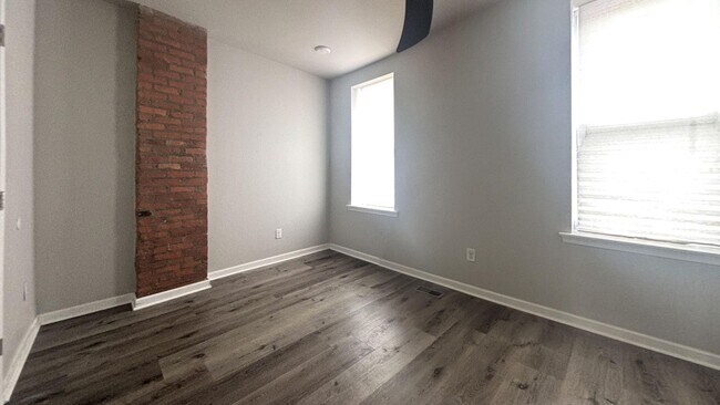 Building Photo - Modern 3-Bed Philly Row Home with Charm