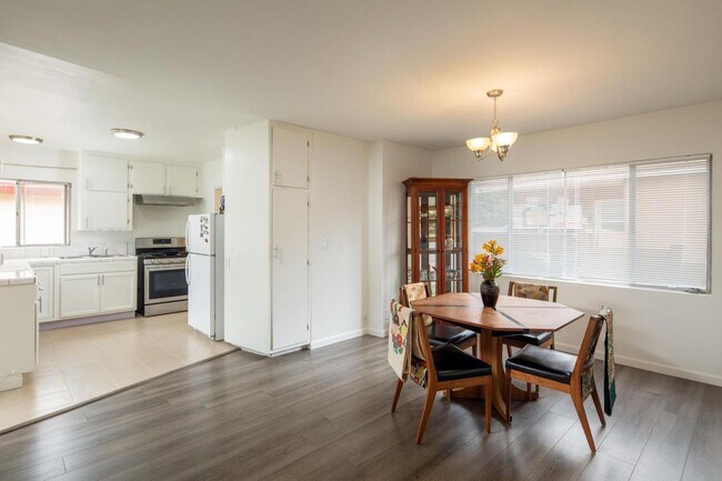 Building Photo - 11856 Beatrice St