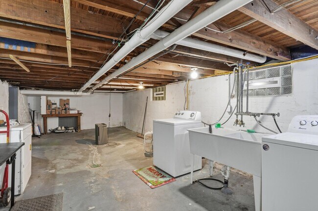 Building Photo - 707 Harrison St