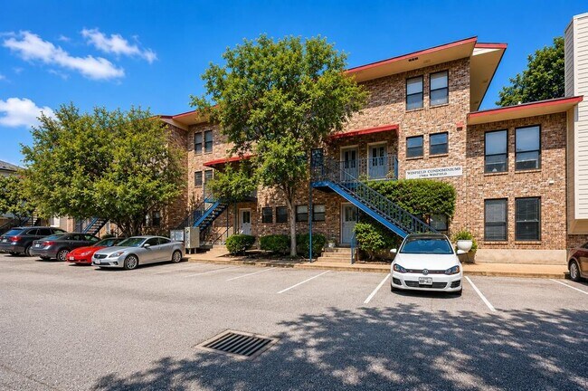 Building Photo - 1404 Norwalk Ln