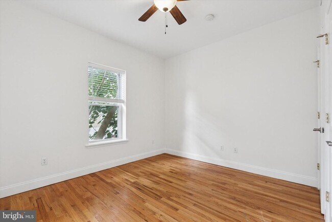 Building Photo - 1538 Christian St