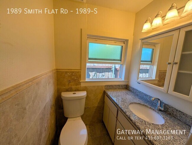 Building Photo - 1989 Smith Flat Rd